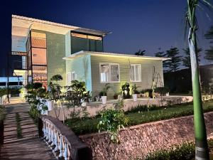 Singhals Farm House