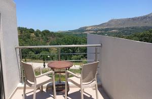 Beautiful 2 bedroom villa with private plunge pool