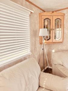6 Birth Cosy caravan 134 Sealands