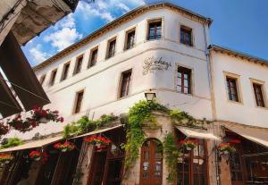 Hotel SS KEKEZI