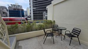 Norns Silom Cafe & Stay