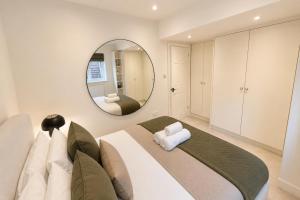 Stylish Queens Park 1BR Garden Flat near Notting Hill & Little Venice by Staylio London
