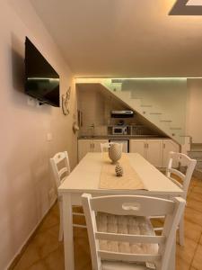 Lyra Home
