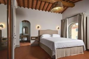 Renovated Barn Among Chianti Vineyards