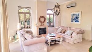 Algarve Stunning Villa With Pool by Homing