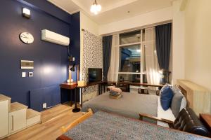 Stay House