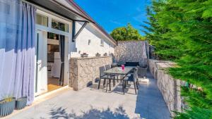 Apartman Cherry pool Crikvenica by Villas Guide