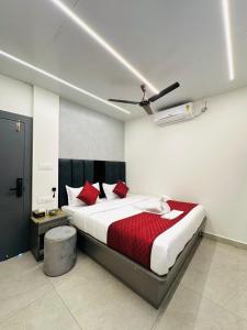 Rajav - Celebrity Beach Hub & Resort