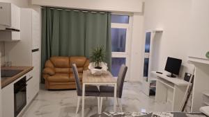 Skizzo residence