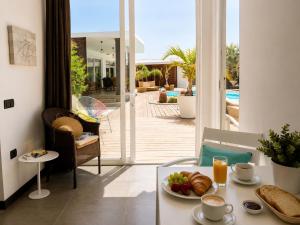Villa Claus - Private Pool Oasis in Puerto Calero