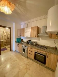 Élégant appartement avec piscine parking Wifi au centre Gueliz