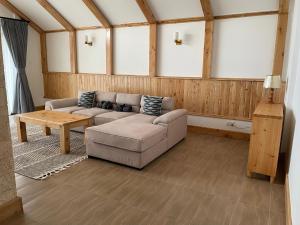 Idan Barn Suites And Café