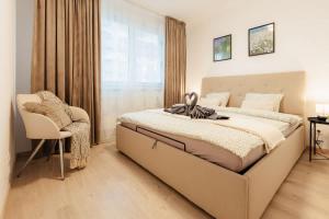 BNB FlyStay Balcony Retreat