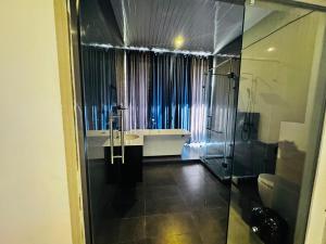 HOTEL Pearl White Residency