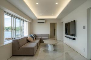 GIFTHOUSE Miura Moroiso