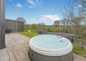Swanborough Lakes Luxury Lodges