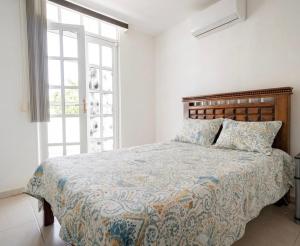 3BR and 3BA Home with shared Pool and Jacuzzi