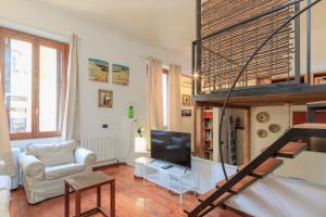 Xenia - 2 room apt in Via Pollaiuolo 4
