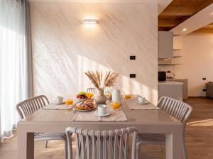 Lake Iseo Apartments & Suites