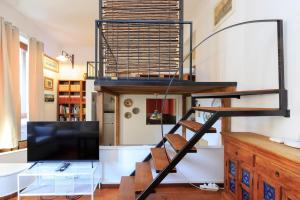 Xenia - 2 room apt in Via Pollaiuolo 4