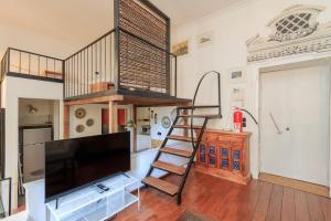 Xenia - 2 room apt in Via Pollaiuolo 4