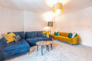 5 bedroom spacious Barbican house