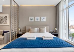 Maison Prive Canal View Studio