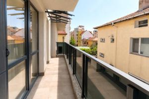 Modern & Stylish 1BD City Retreat with Balcony by Flat Manаger
