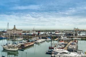 Harbour View - Central Ramsgate apartment with direct harbour views step out right onto the harbour