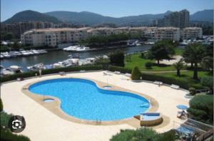 Beautiful apartment in Jean Bart air conditioning swimming pool