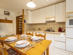 Apartment Santa Lucia-3 by Interhome