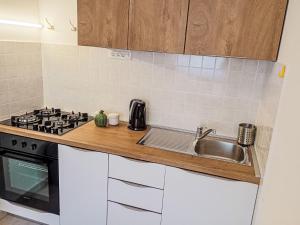 Apartment mit Blick auf das Wasser by Interhome