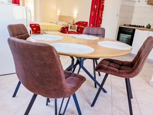 Apartment mit Blick auf das Wasser by Interhome