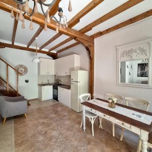 Casa di Sofiana by wood and stone