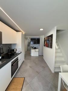 comfort loft Milano 3BR 3BA and fast Wi-Fi 15 minutes to Duomo