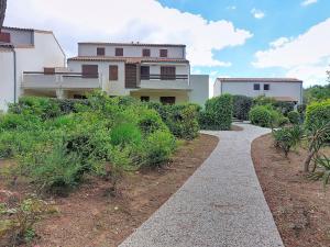 Apartment Le Bois du Roy by Interhome