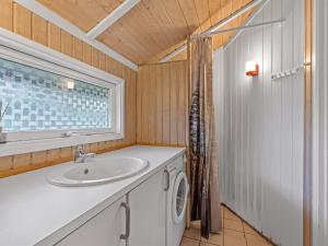 Holiday Home Uta - 300m from the sea by Interhome