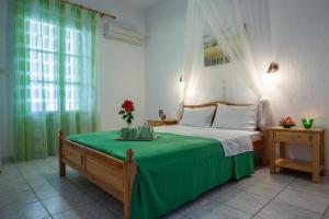 Smaragdi Rooms and Studios Skopelos Greece