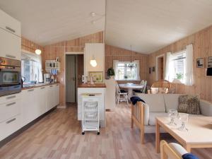 Holiday Home Enola - 900m from the sea by Interhome