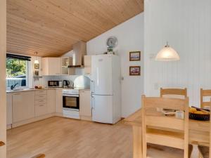 Holiday Home Eli - 1-4km from the sea by Interhome