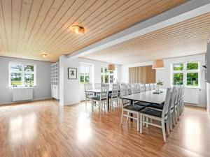 Apartment Eini - 4-5km from the sea by Interhome