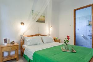 Smaragdi Rooms and Studios Skopelos Greece