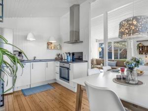 Holiday Home Avelina - 700m from the sea by Interhome