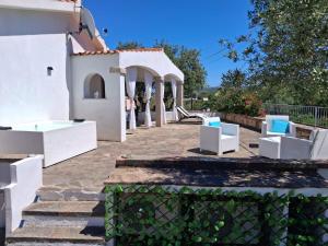 International House San Teodoro