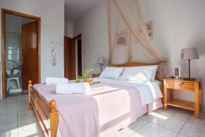 Smaragdi Rooms and Studios Skopelos Greece