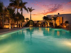 Villa Claus - Private Pool Oasis in Puerto Calero