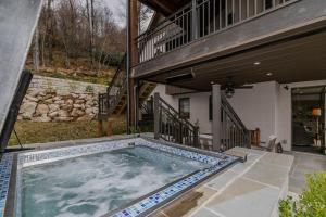 Antler Trail Lodge uxury Awaits Views 4 King Suites Firepit Hot Tub