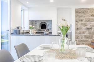 Maison Des Souvenirs by YOUR KEY MADEIRA