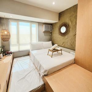 Studio with Free Pool Access & Night Swimming in Capitol Town