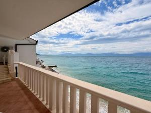 Villa Ocean Breeze First Row